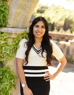 Headshot of Dr. Monisha Khanna